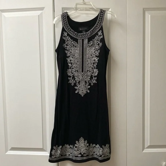 Elegant Black and Silver Knit Embroidered Dress Elegant Black and Silver Knit Embroidered Dress